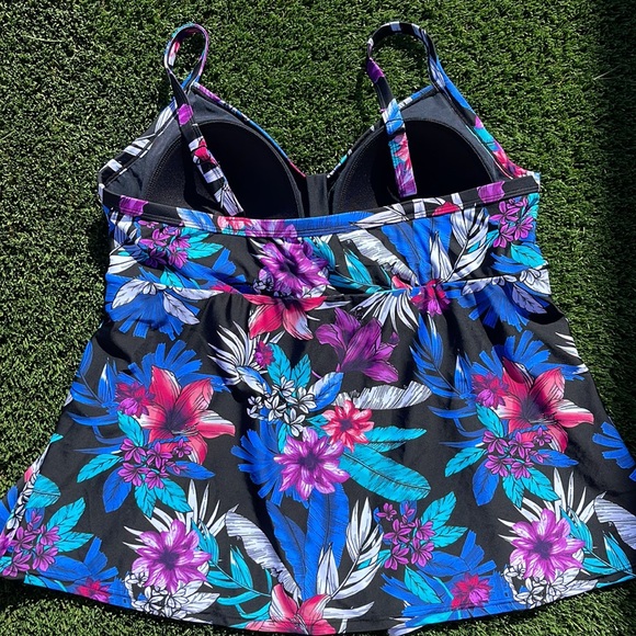 CROFT & BARROW | Floral Swim Top Only | Size 1X - Picture 2 of 8